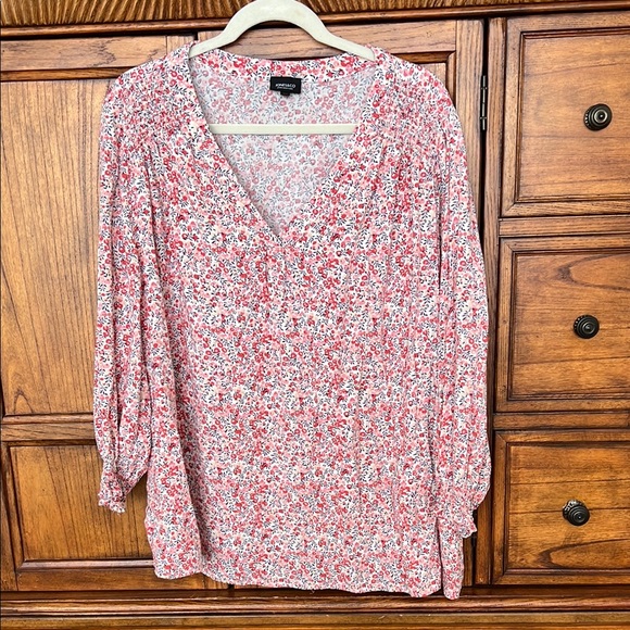 Jones New York Red and White Floral Blouse - Picture 1 of 4